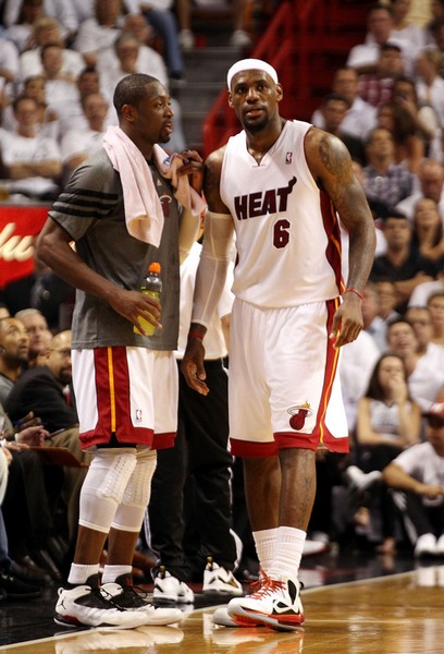 比分紧咬 比分紧咬